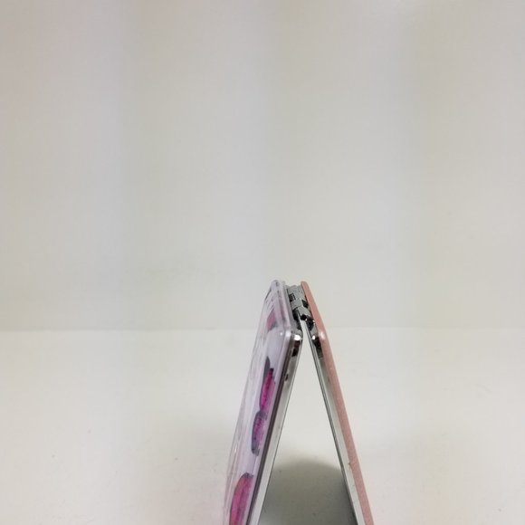 Butterfly snow glove affect floating glitter and hearts mirror compact. - Picture 2 of 6